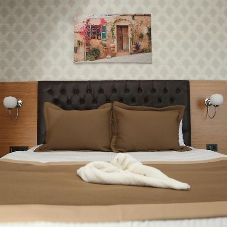 Otel Grand Lark Istanbul Exterior foto