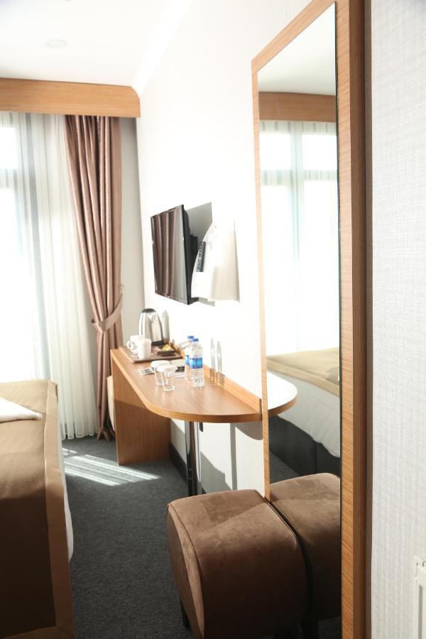 Otel Grand Lark Istanbul Exterior foto
